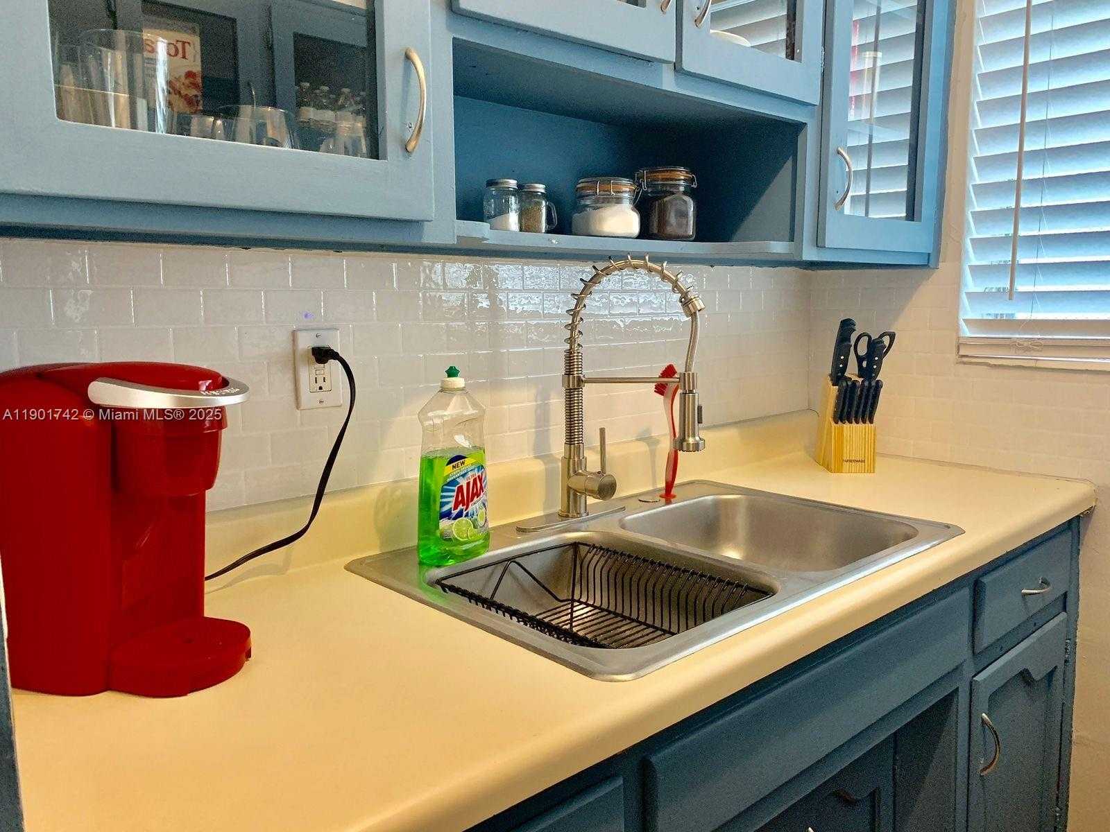 Small Image of 825 EUCLID AVE #3, Miami Beach Number 12