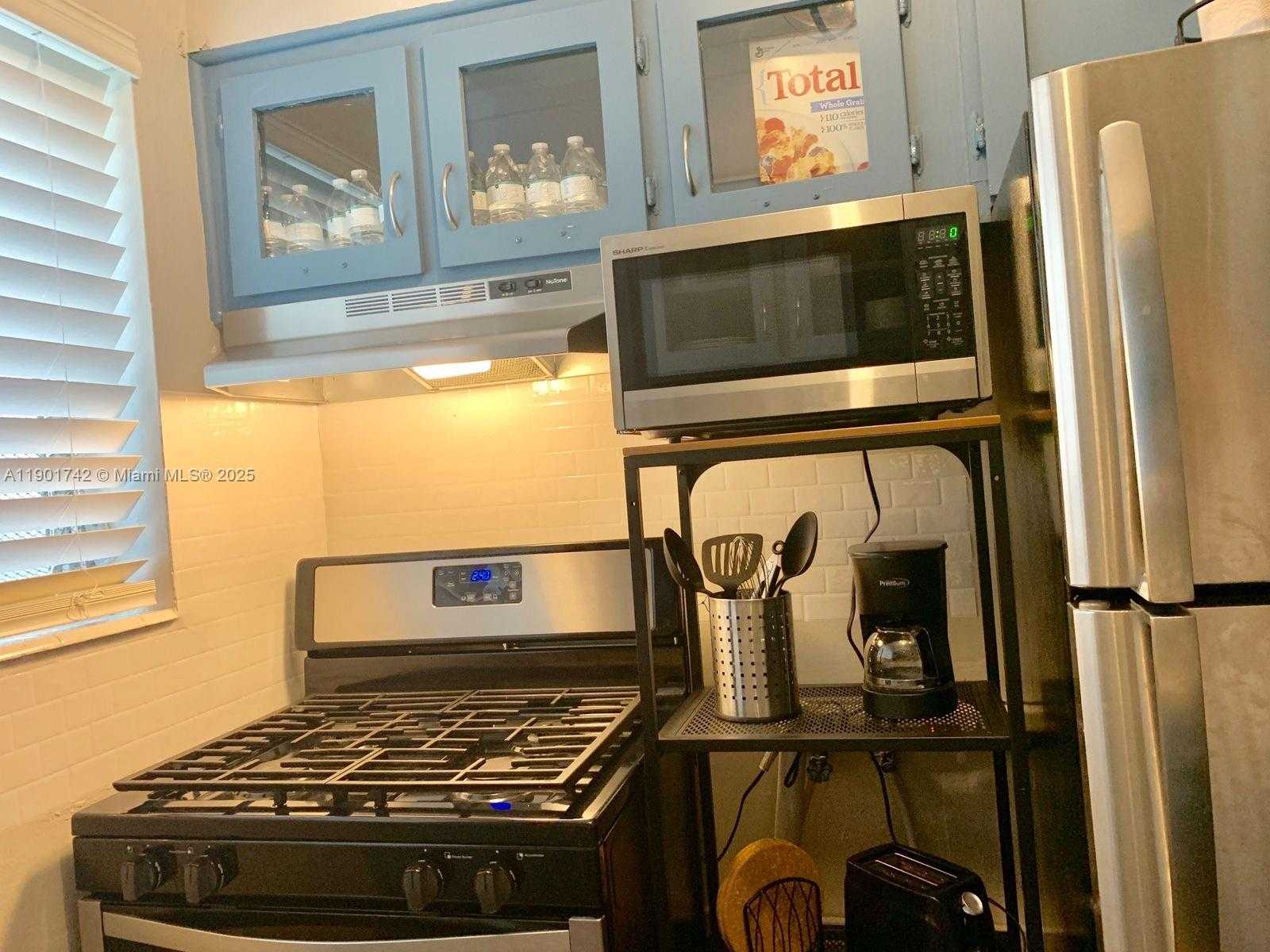 Small Image of 825 EUCLID AVE #3, Miami Beach Number 14