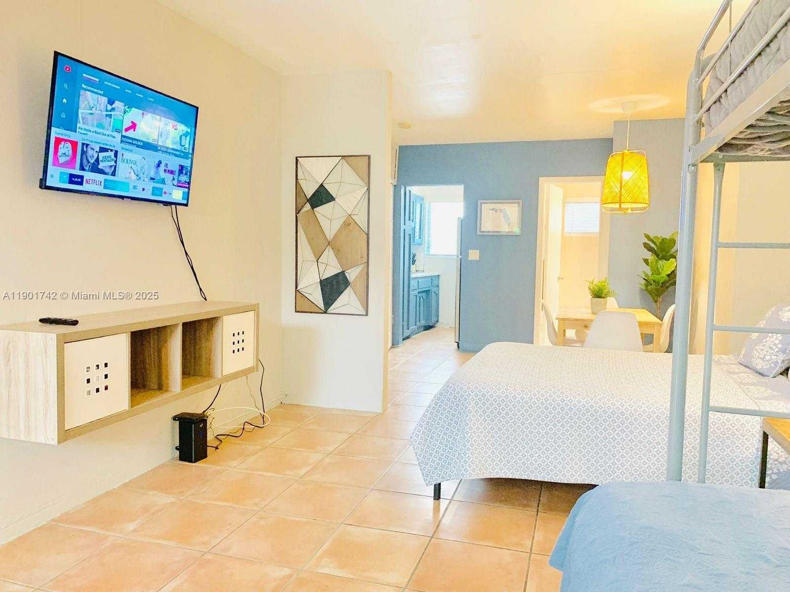 Small Image of 825 EUCLID AVE #3, Miami Beach Number 3