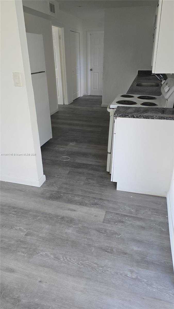 Small Image of 5167 PAT PL, West Palm Beach Number 4