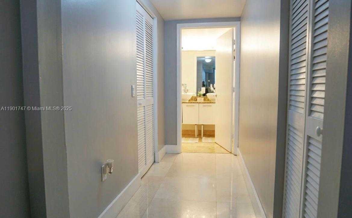 Small Image of 41 SOUTH EAST 5TH ST #705, Miami Number 14