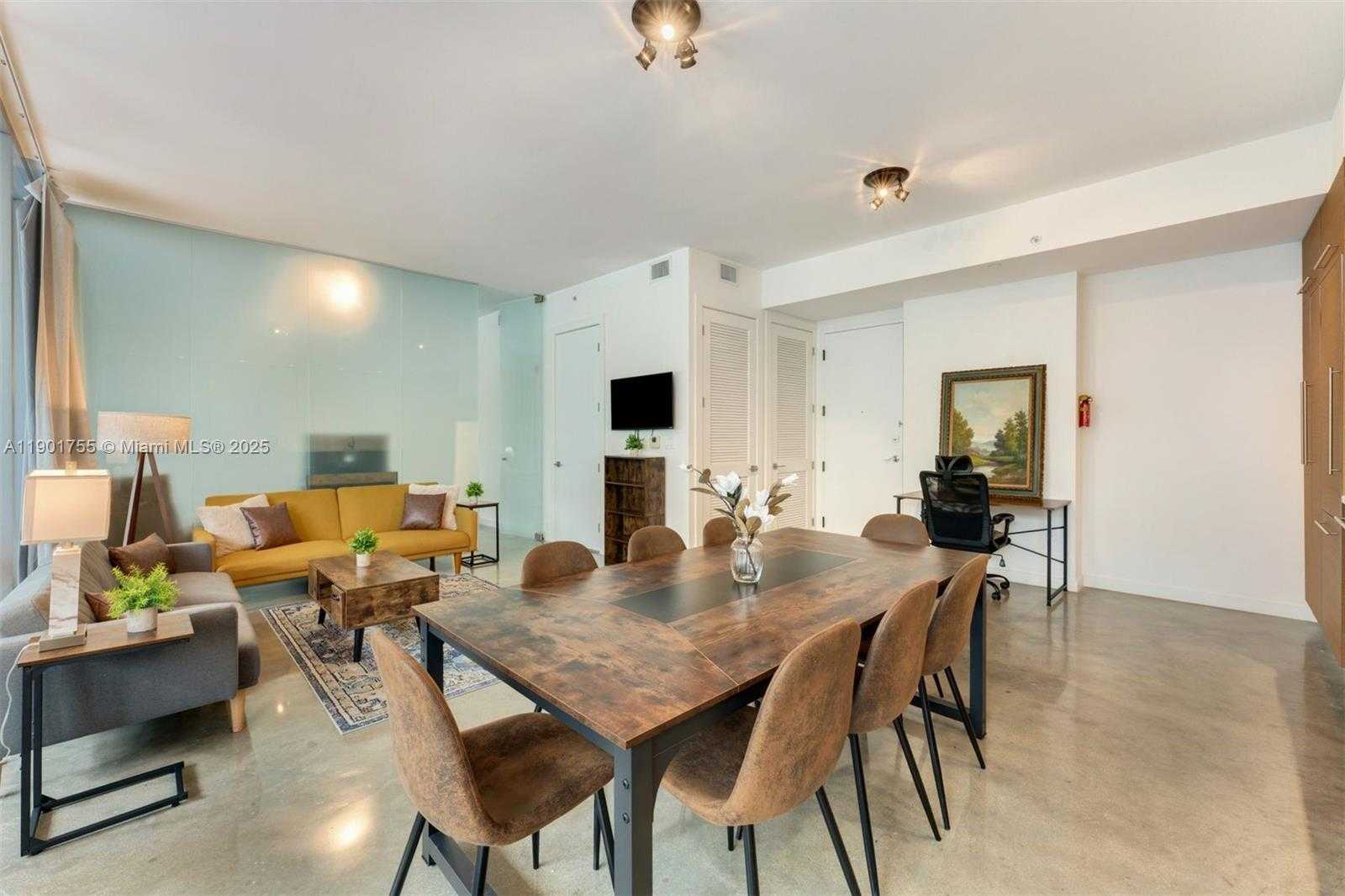 Small Image of 250 NORTH WEST 24TH ST #2B, Miami Number 3