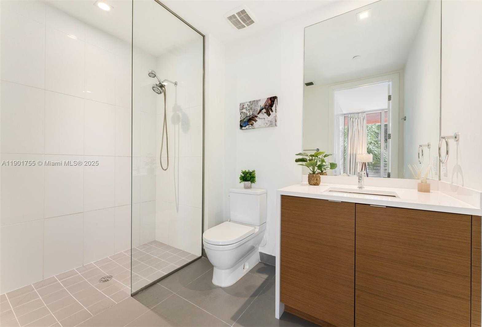 Small Image of 250 NORTH WEST 24TH ST #2B, Miami Number 8