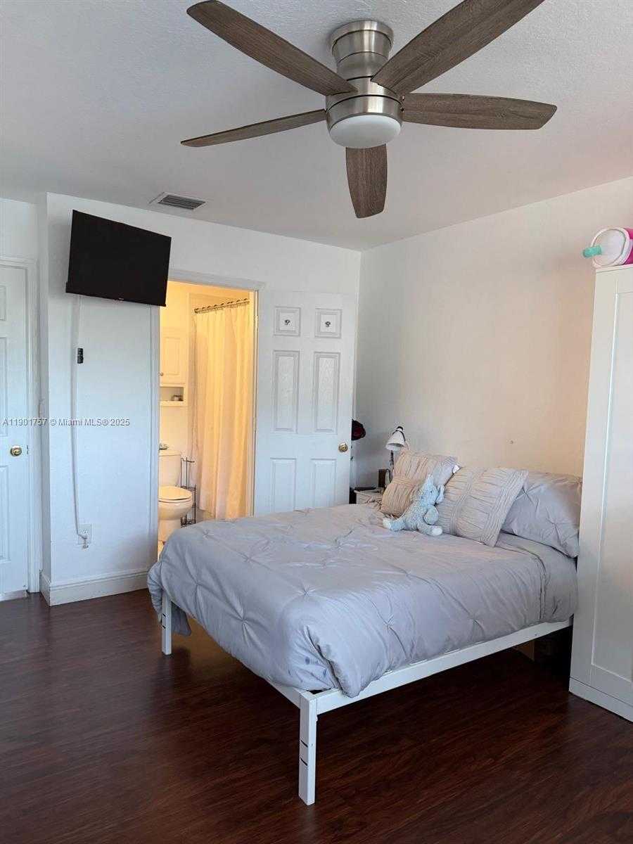 Small Image of 5755 NORTH WEST 115TH CT #107, Doral Number 4