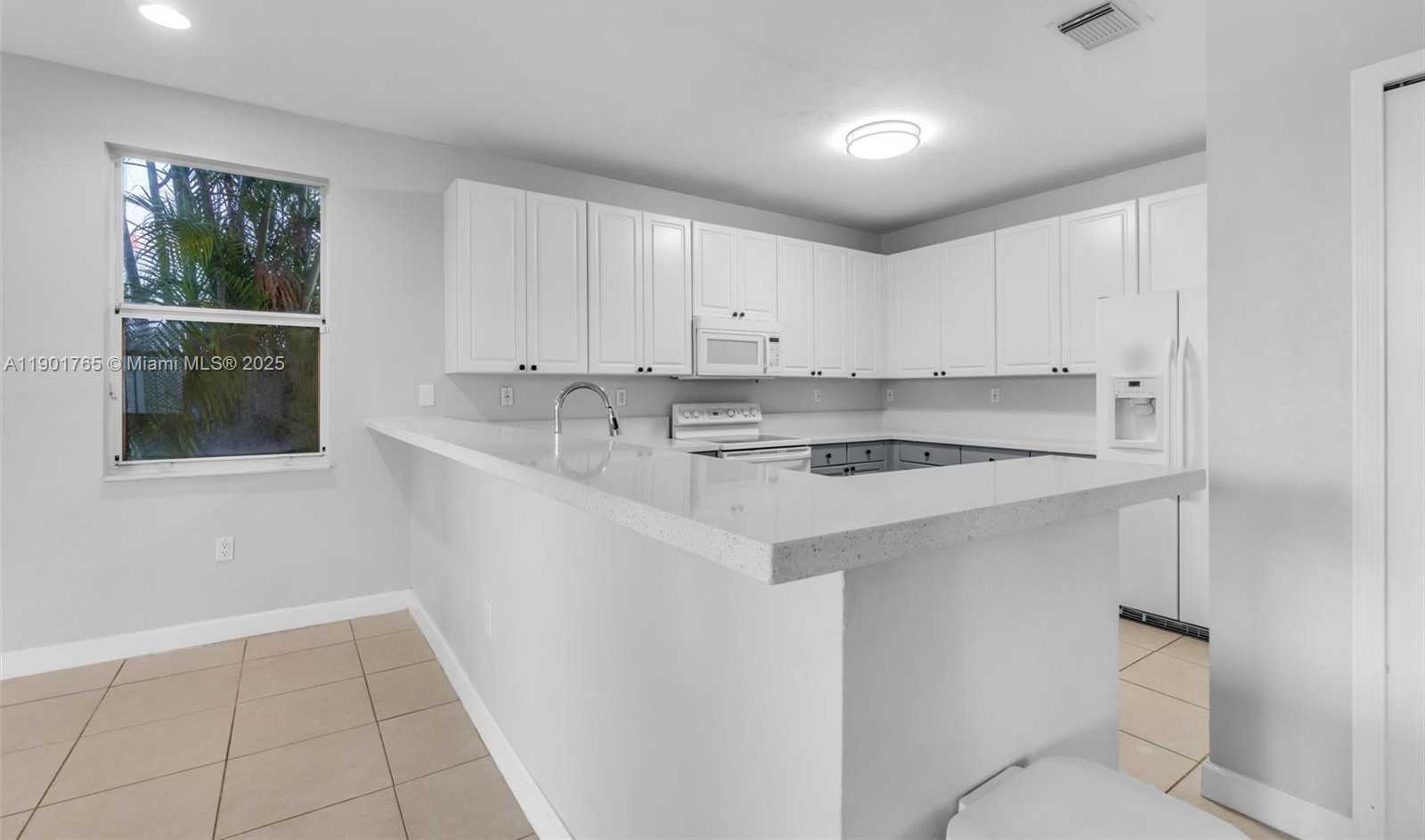 Small Image of 6425 SOUTH WEST 164TH AVE, Miami Number 16