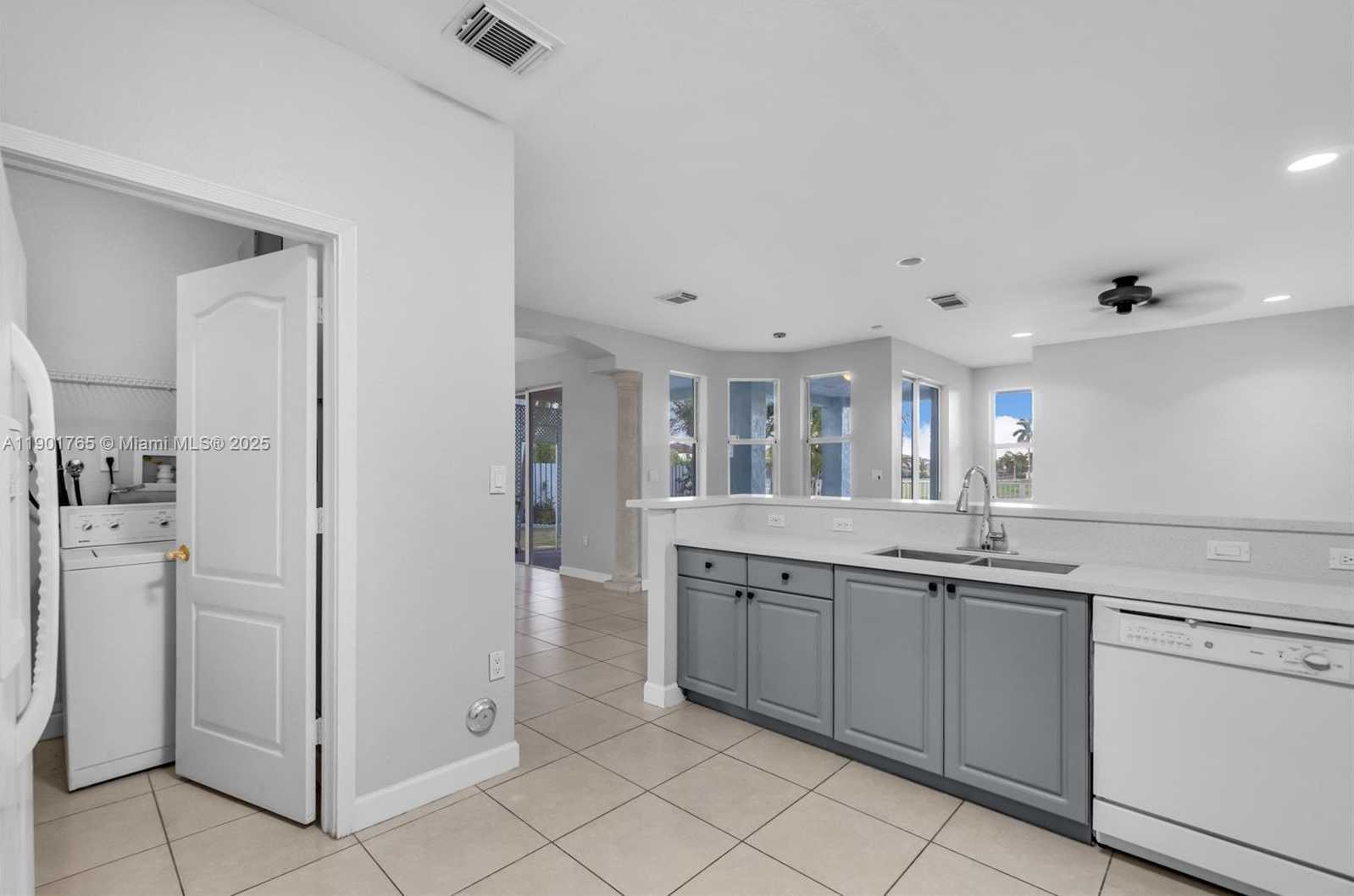 Small Image of 6425 SOUTH WEST 164TH AVE, Miami Number 17