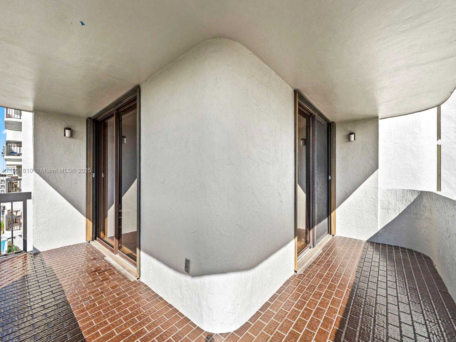 Small Image of 600 BILTMORE WAY #902, Coral Gables Number 11