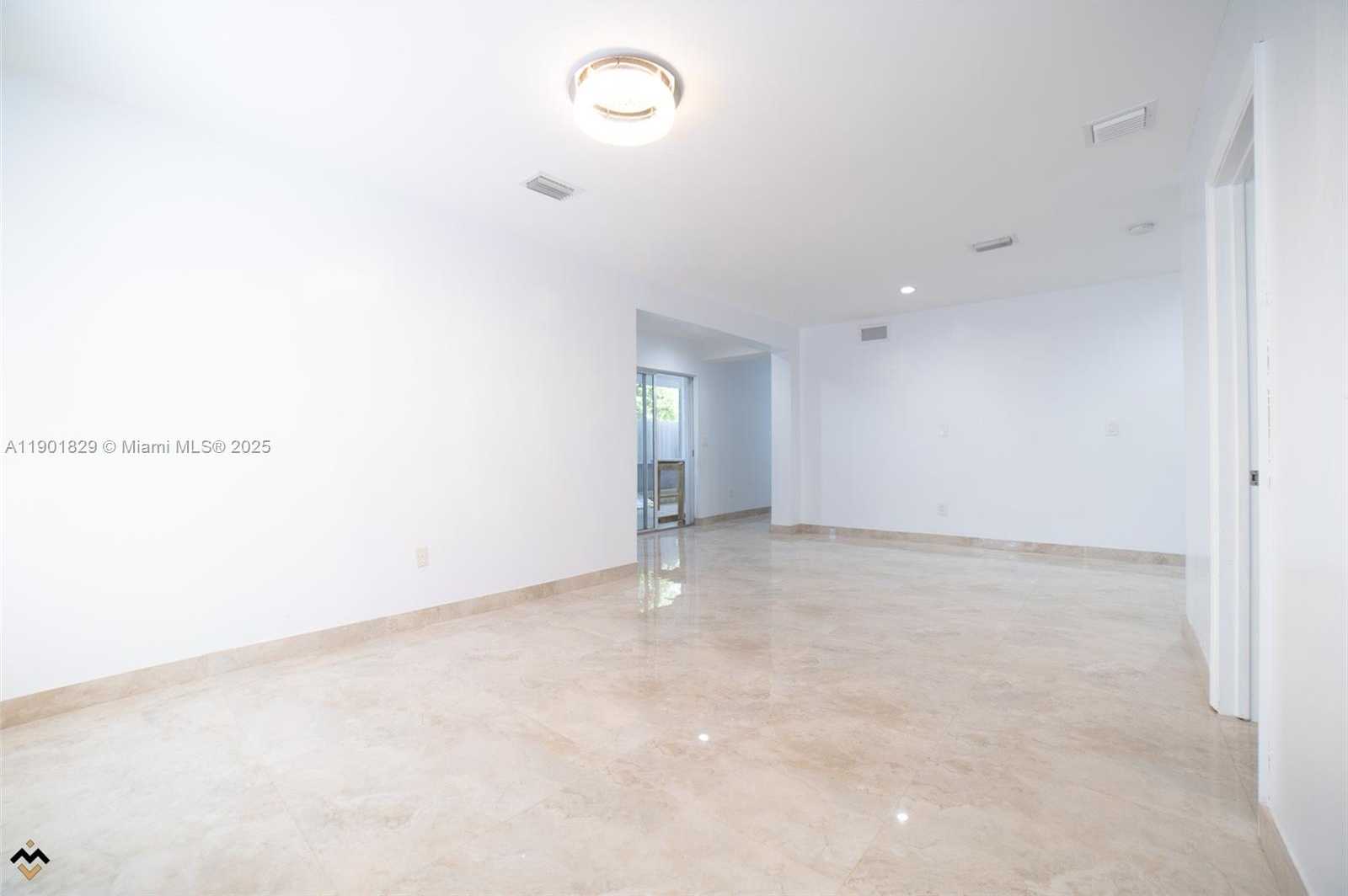 Small Image of 12615 EAST RANDALL PARK DR, Miami Number 10