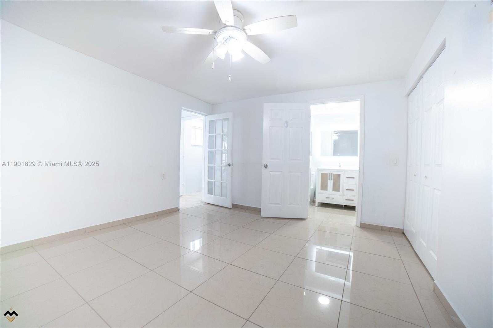 Small Image of 12615 EAST RANDALL PARK DR, Miami Number 23