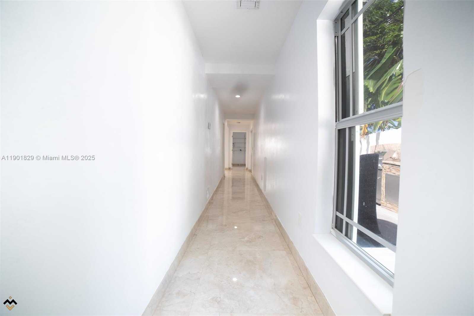 Small Image of 12615 EAST RANDALL PARK DR, Miami Number 26