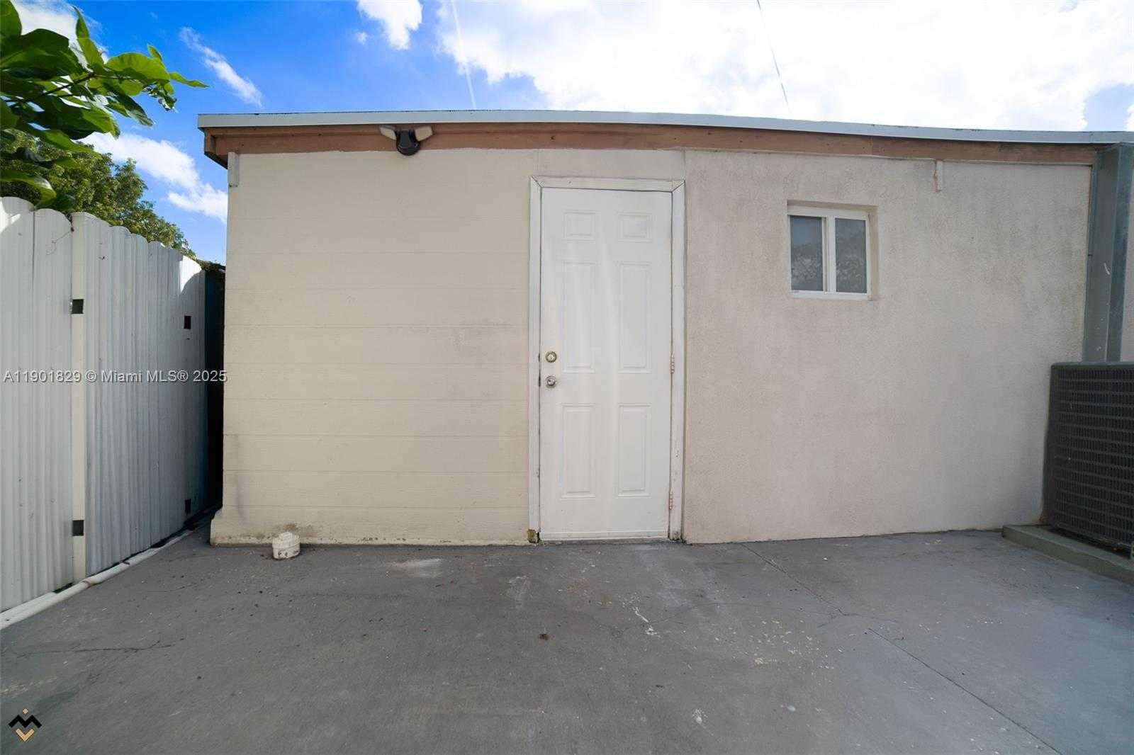 Small Image of 12615 EAST RANDALL PARK DR, Miami Number 29