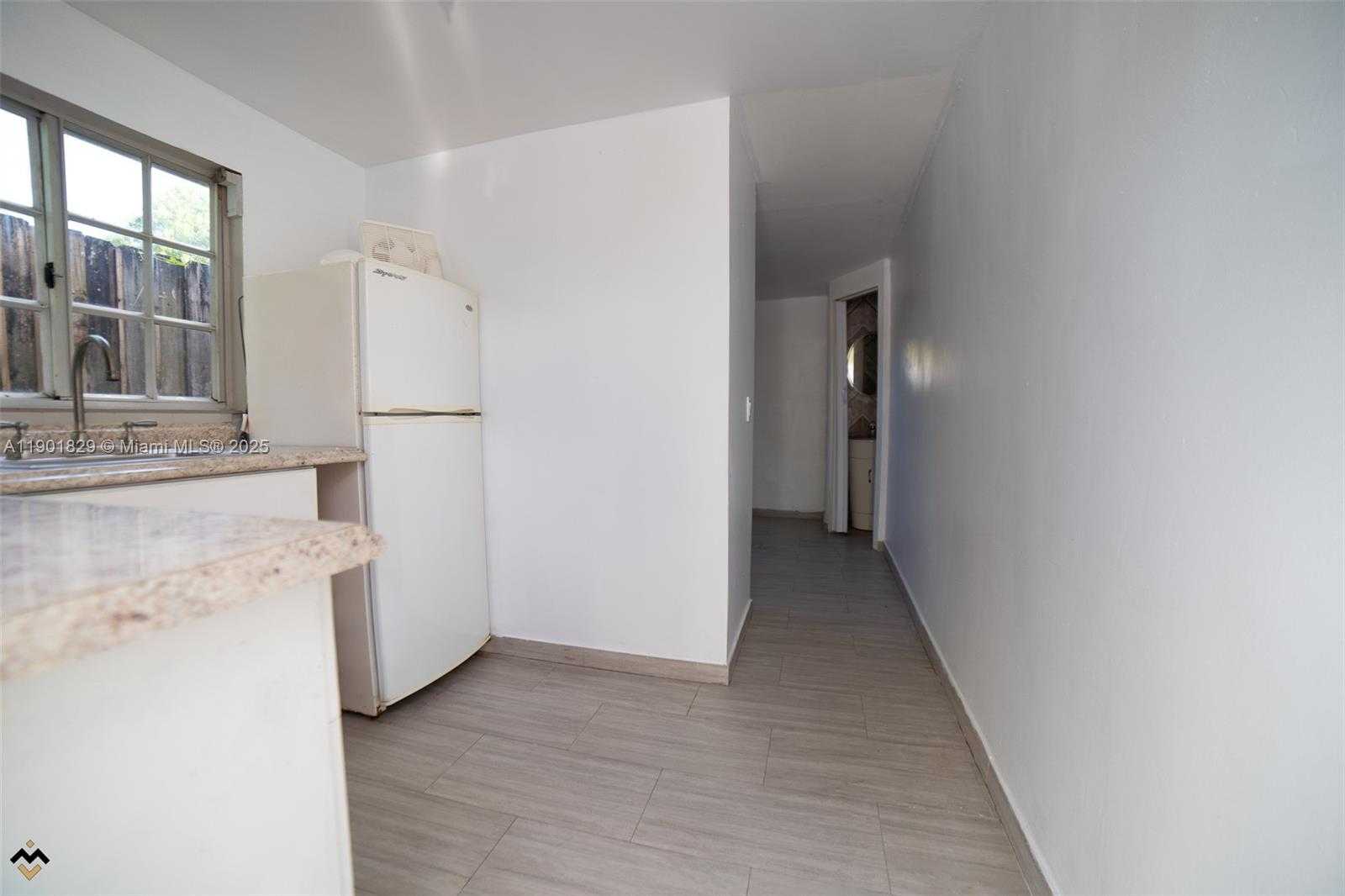 Small Image of 12615 EAST RANDALL PARK DR, Miami Number 30