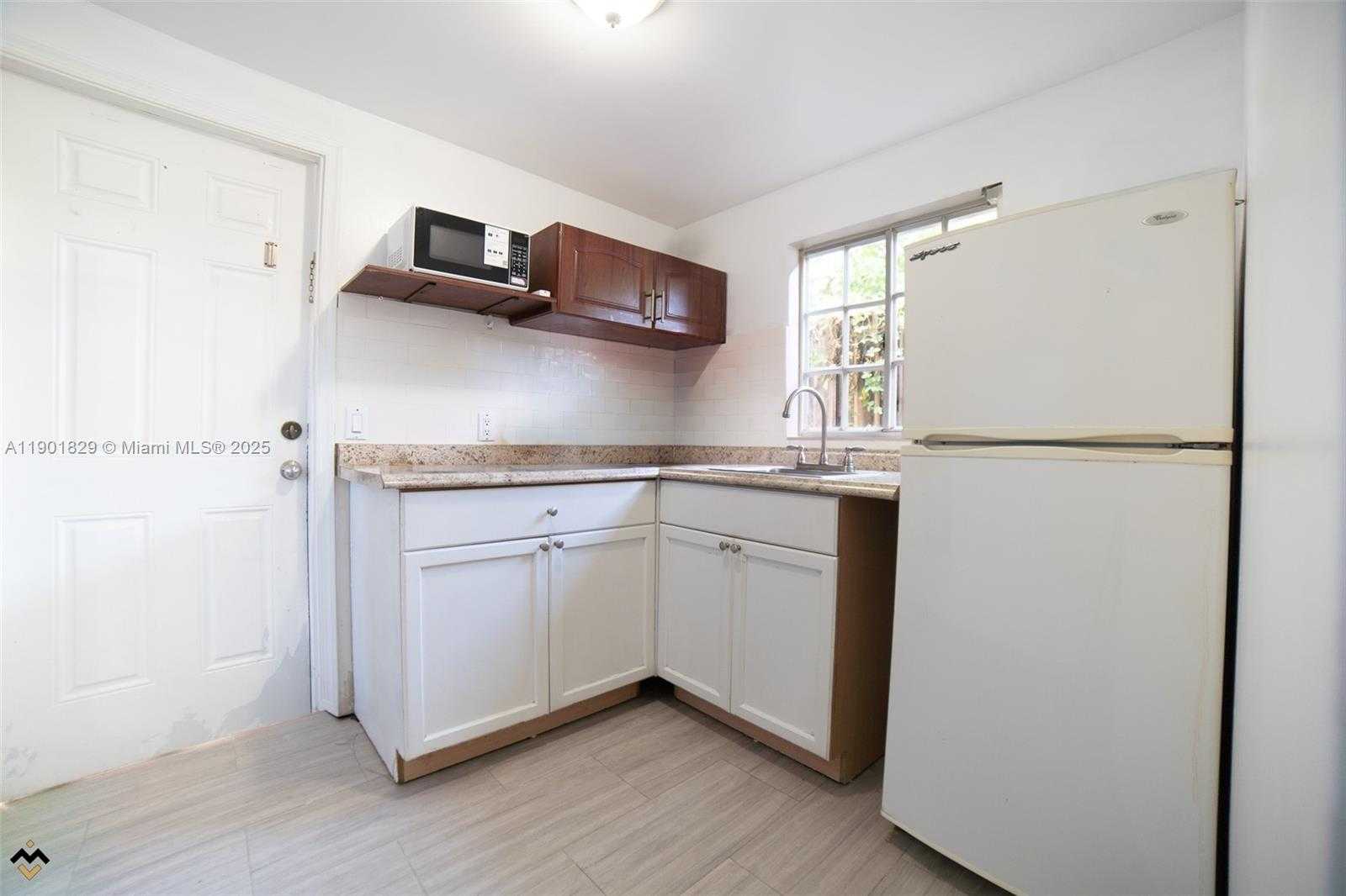 Small Image of 12615 EAST RANDALL PARK DR, Miami Number 31