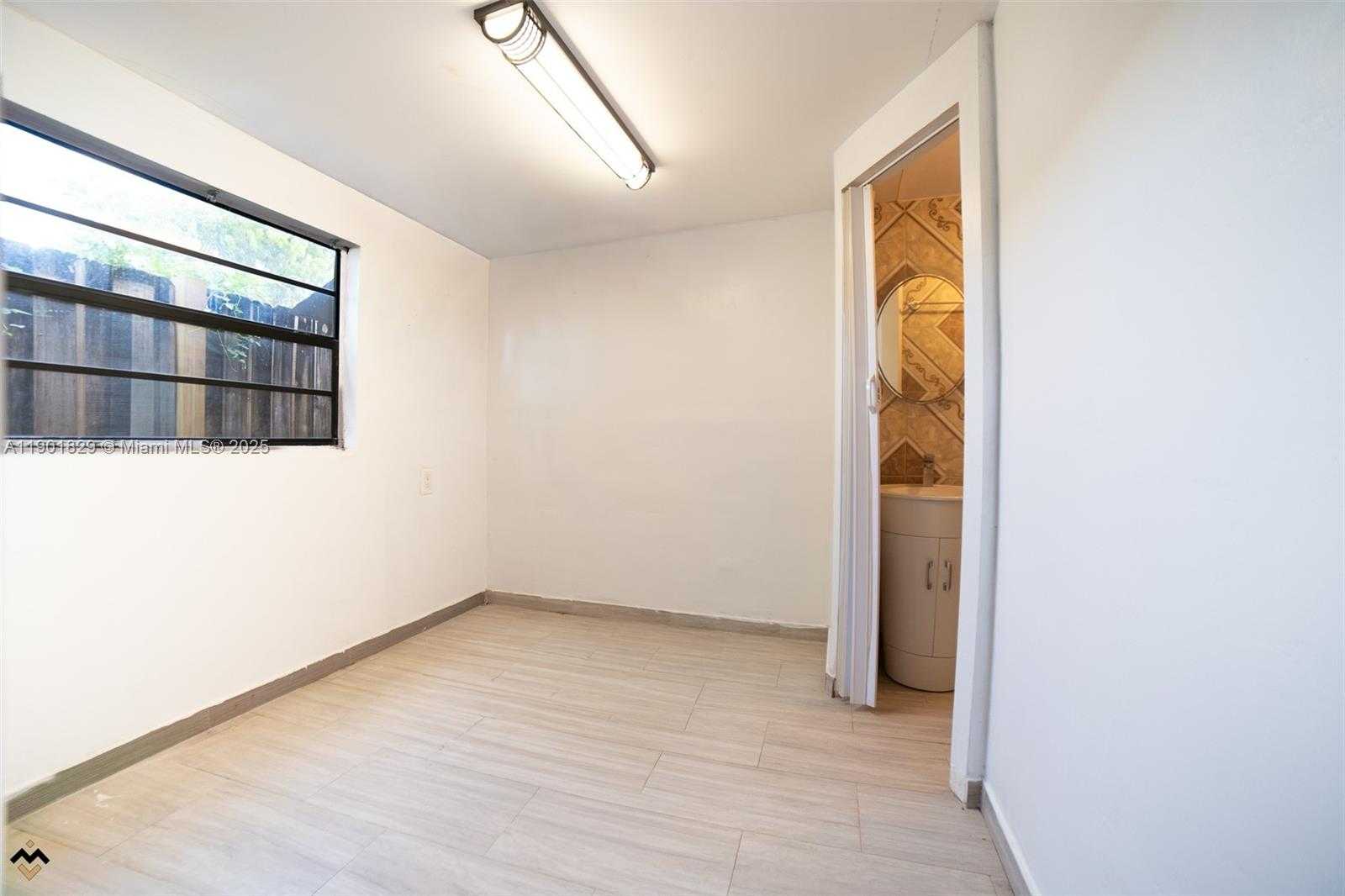 Small Image of 12615 EAST RANDALL PARK DR, Miami Number 34