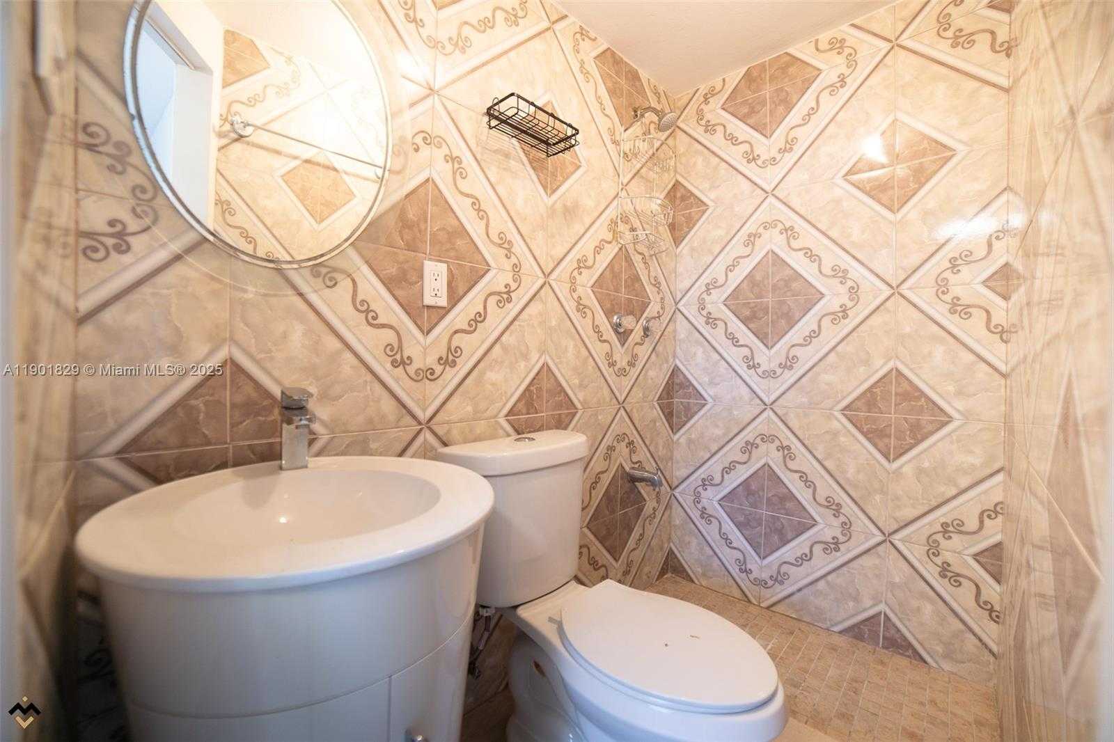 Small Image of 12615 EAST RANDALL PARK DR, Miami Number 36