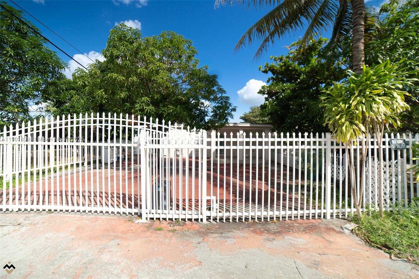 Small Image of 12615 EAST RANDALL PARK DR, Miami Number 40