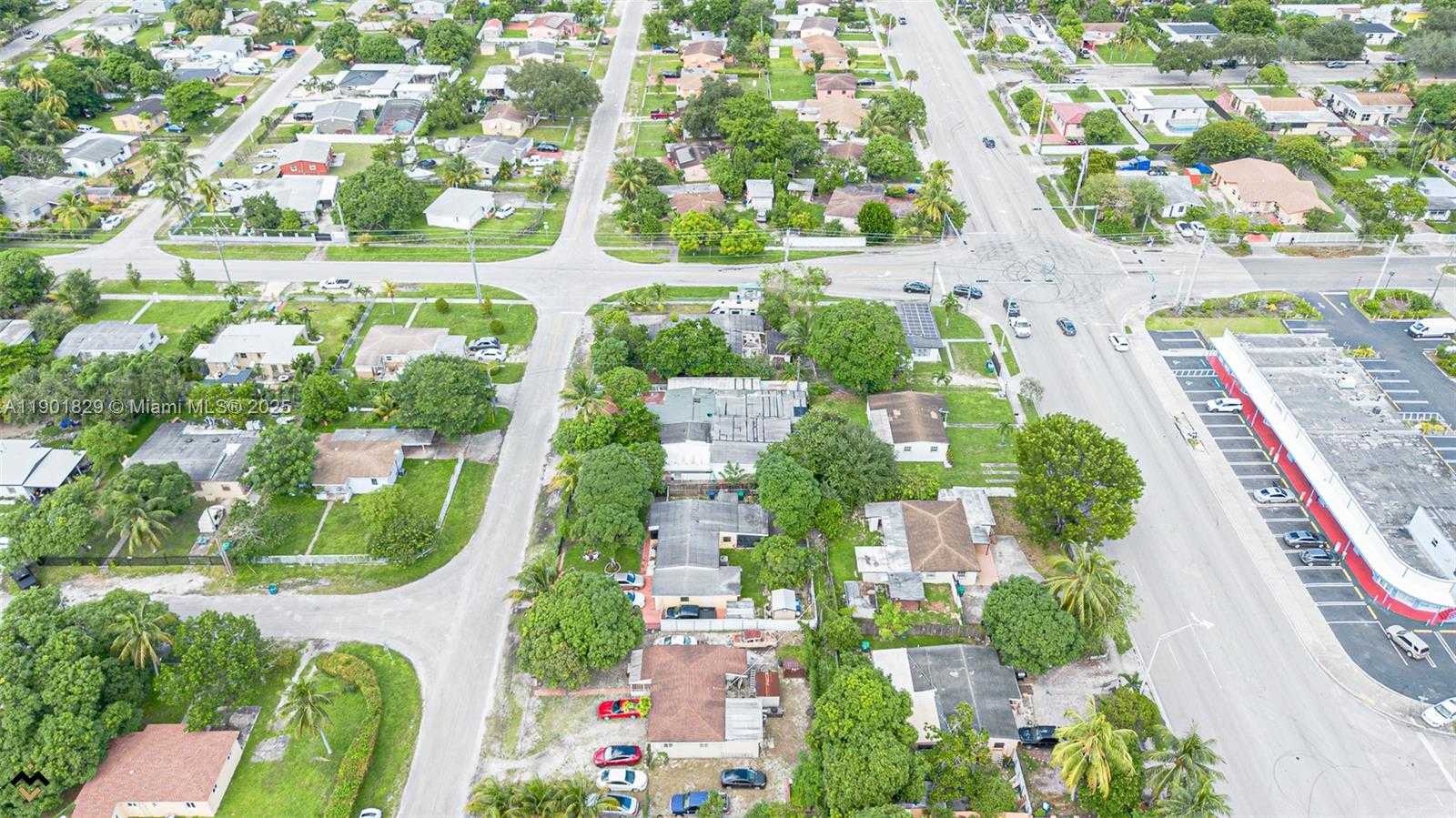 Small Image of 12615 EAST RANDALL PARK DR, Miami Number 42