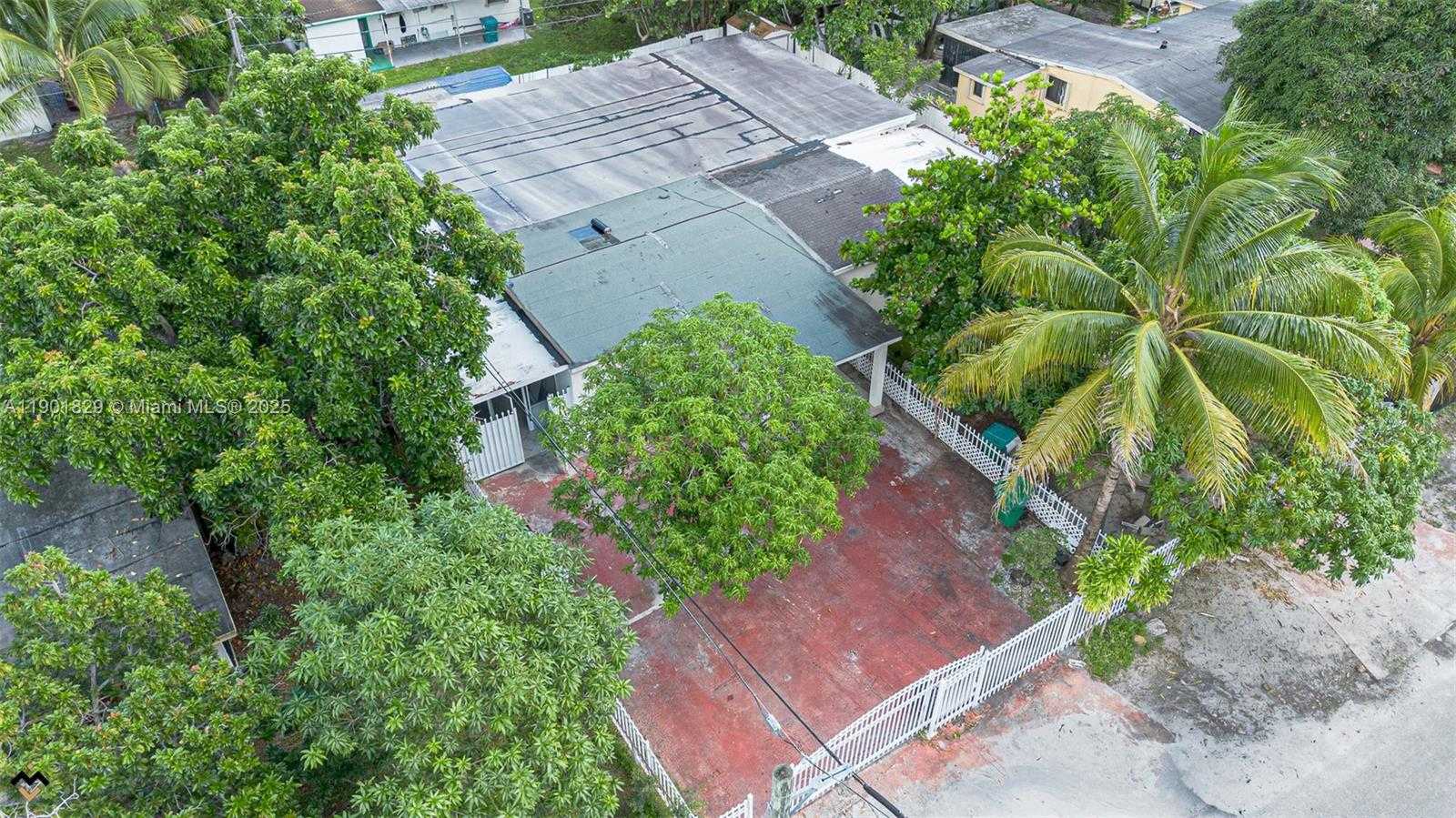 Small Image of 12615 EAST RANDALL PARK DR, Miami Number 46