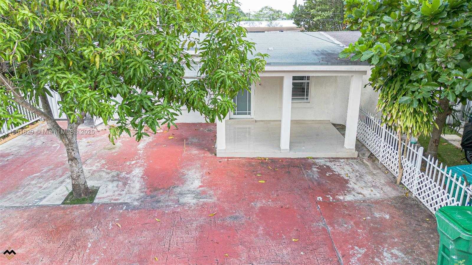 Small Image of 12615 EAST RANDALL PARK DR, Miami Number 47