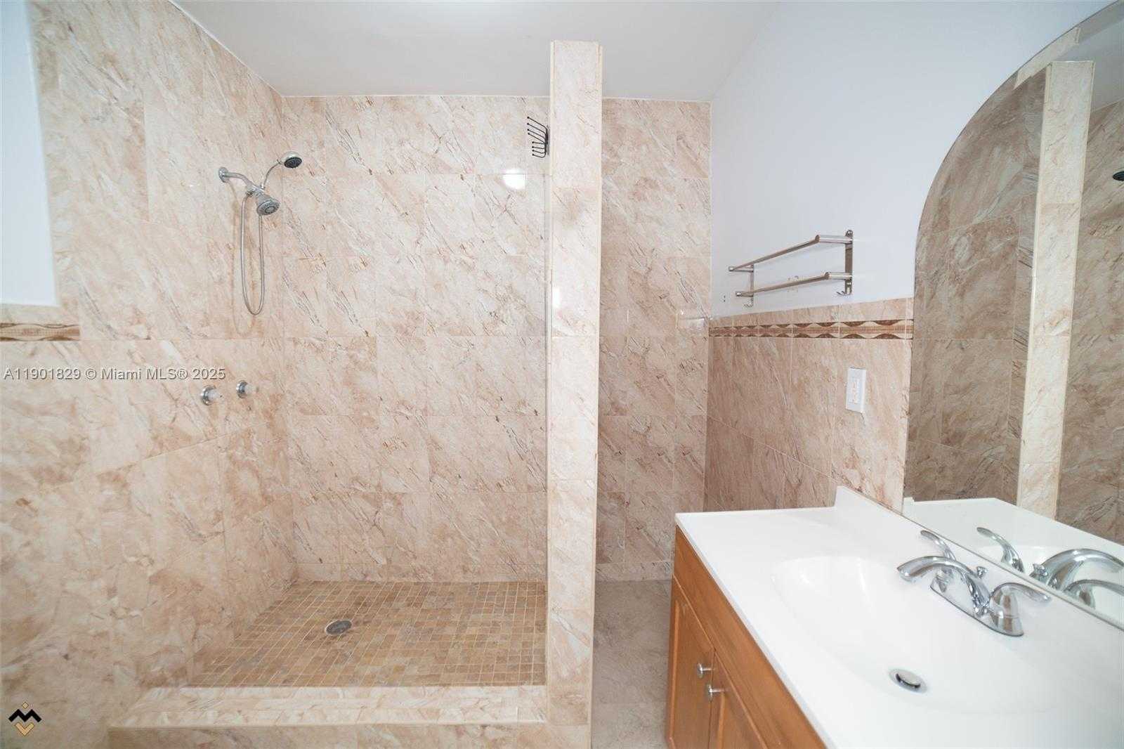 Small Image of 12615 EAST RANDALL PARK DR, Miami Number 5