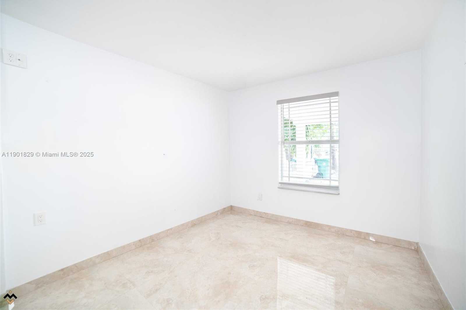 Small Image of 12615 EAST RANDALL PARK DR, Miami Number 51
