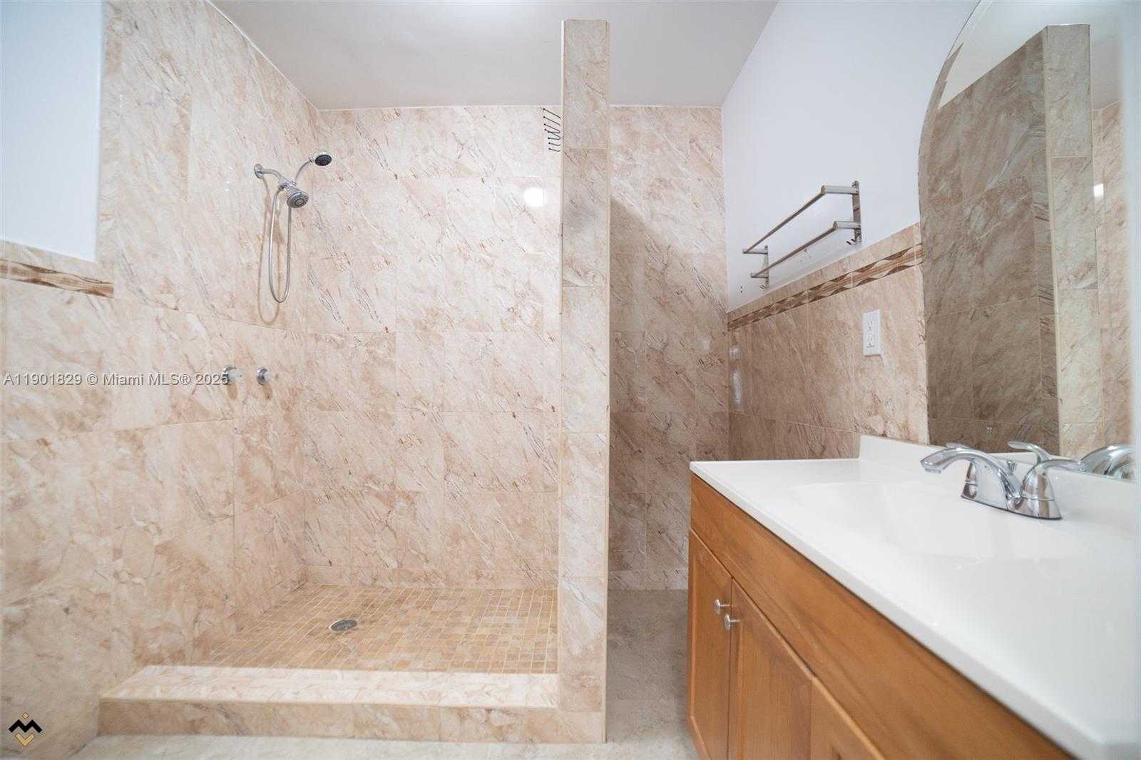 Small Image of 12615 EAST RANDALL PARK DR, Miami Number 7