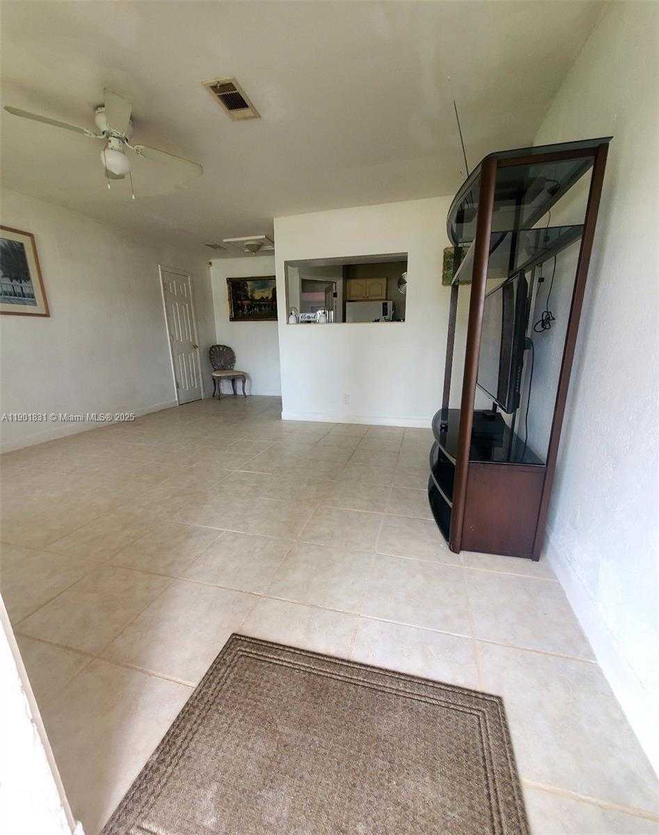 Small Image of Hollywood Number 2