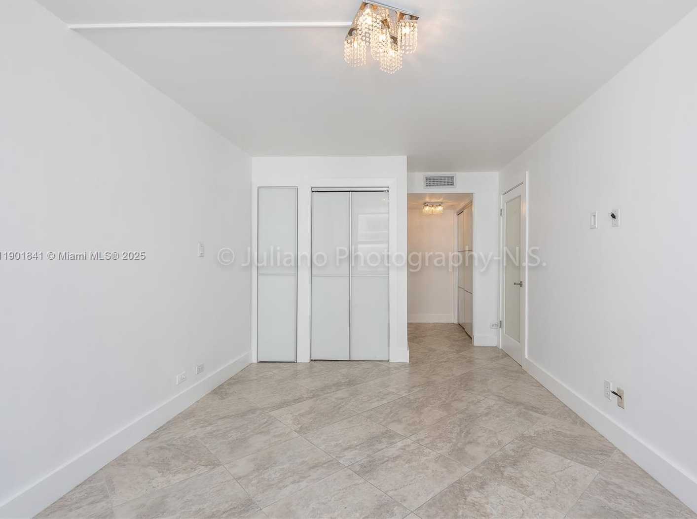 Small Image of 6039 COLLINS AVE #1415, Miami Beach Number 11