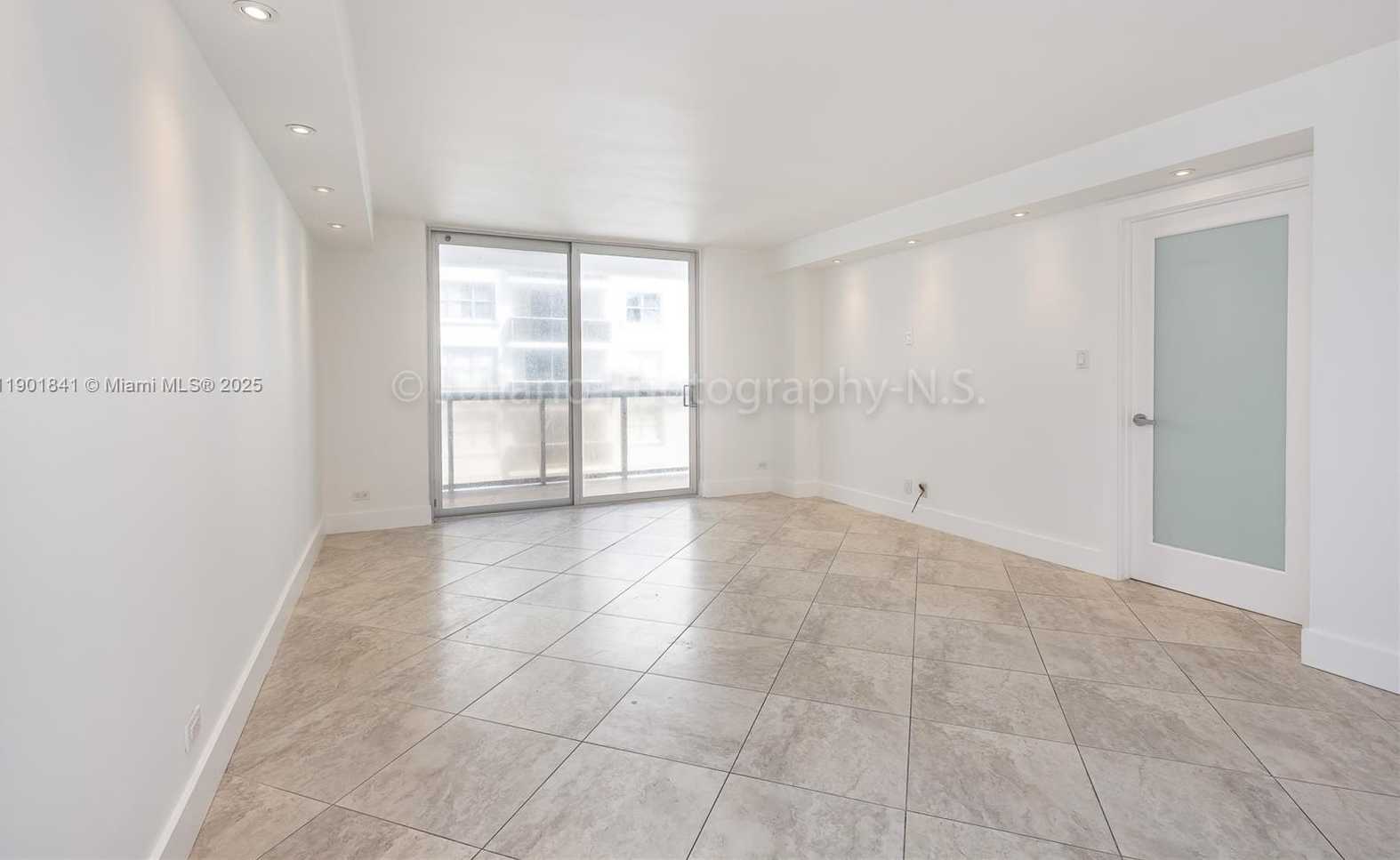 Small Image of 6039 COLLINS AVE #1415, Miami Beach Number 16