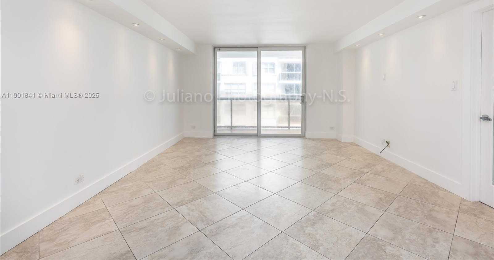 Small Image of 6039 COLLINS AVE #1415, Miami Beach Number 17