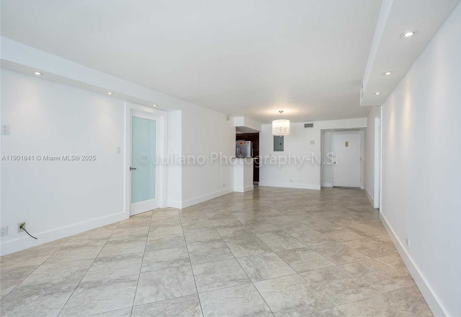 Small Image of 6039 COLLINS AVE #1415, Miami Beach Number 19