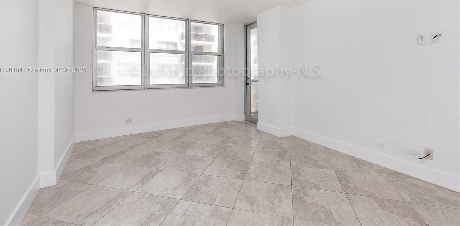 Small Image of 6039 COLLINS AVE #1415, Miami Beach Number 2