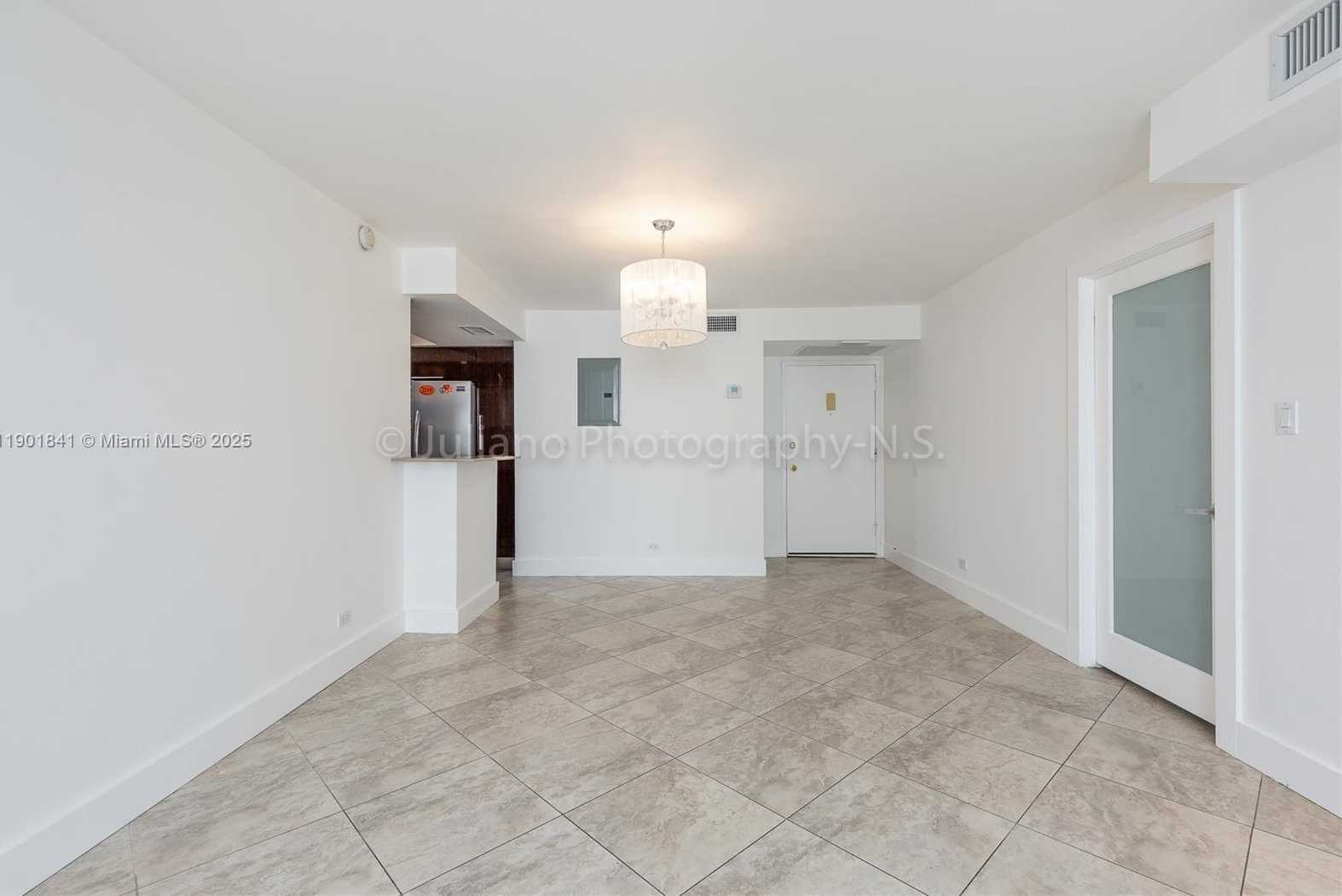 Small Image of 6039 COLLINS AVE #1415, Miami Beach Number 20
