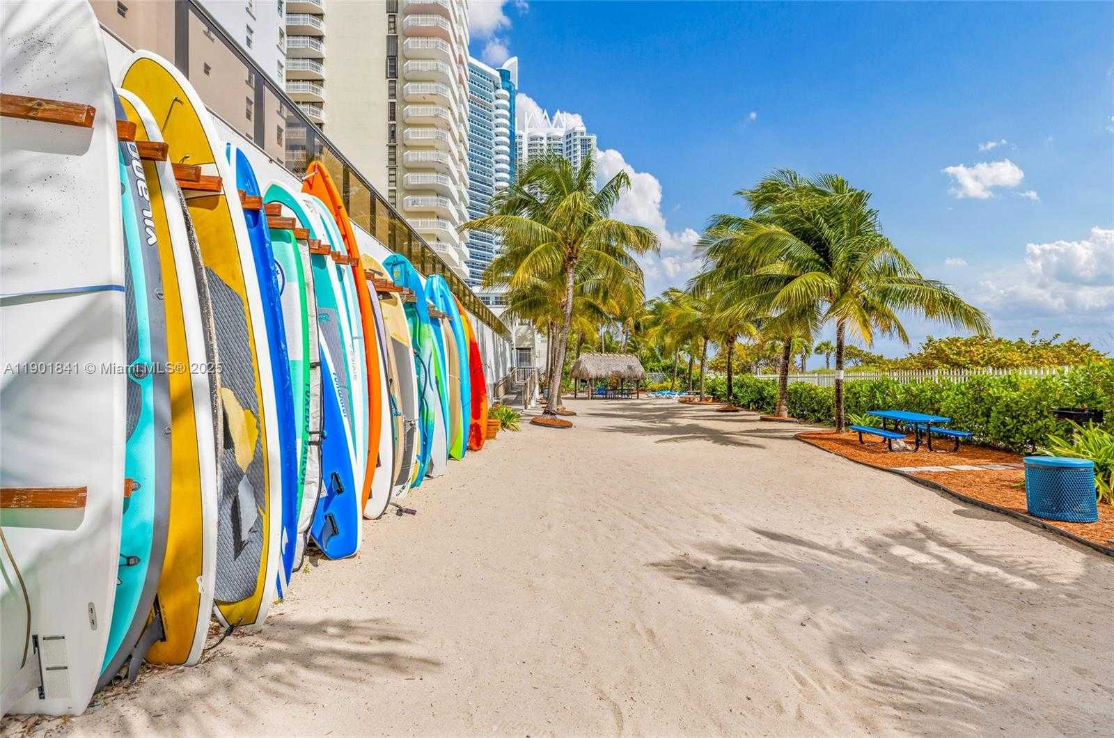 Small Image of 6039 COLLINS AVE #1415, Miami Beach Number 36