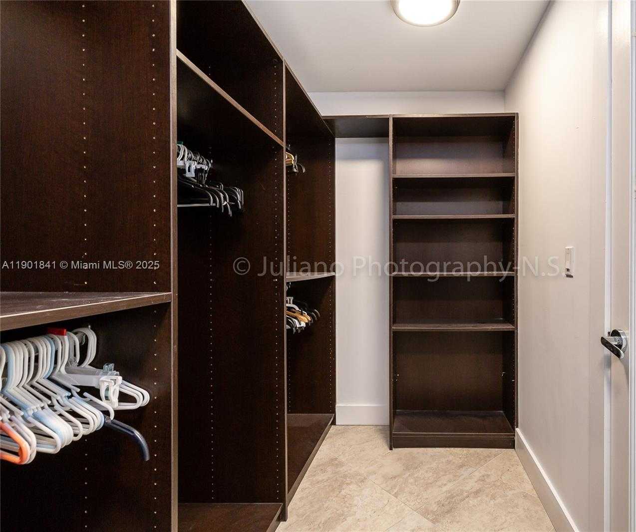 Small Image of 6039 COLLINS AVE #1415, Miami Beach Number 5