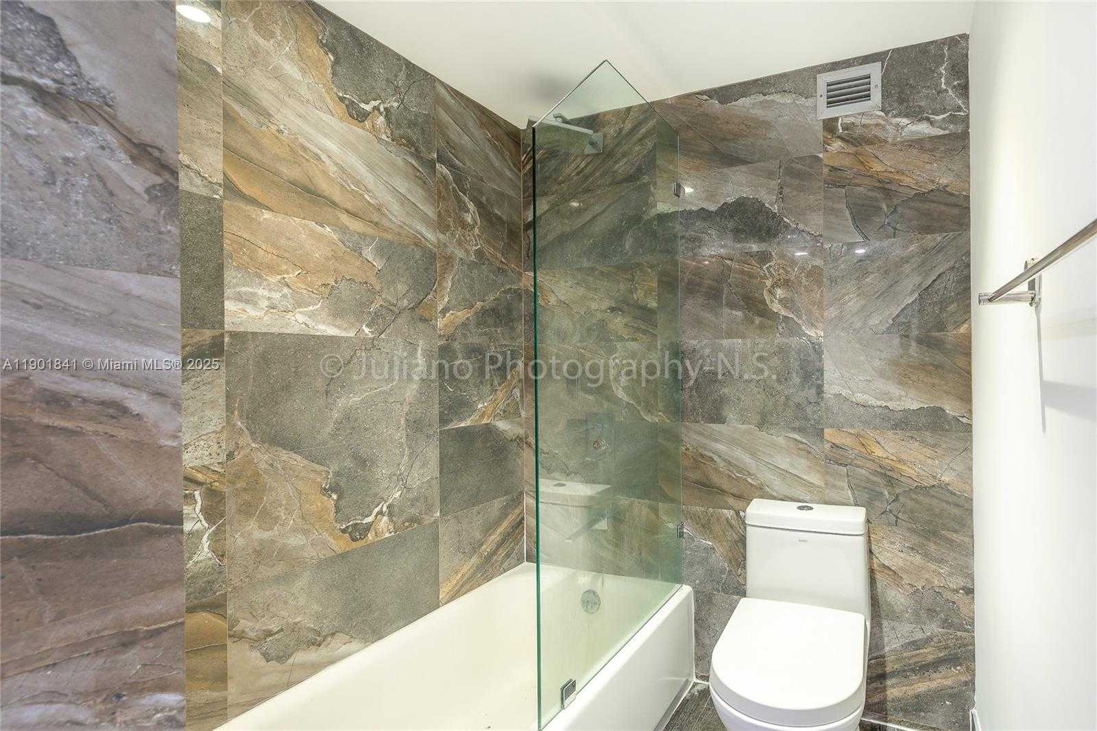 Small Image of 6039 COLLINS AVE #1415, Miami Beach Number 6