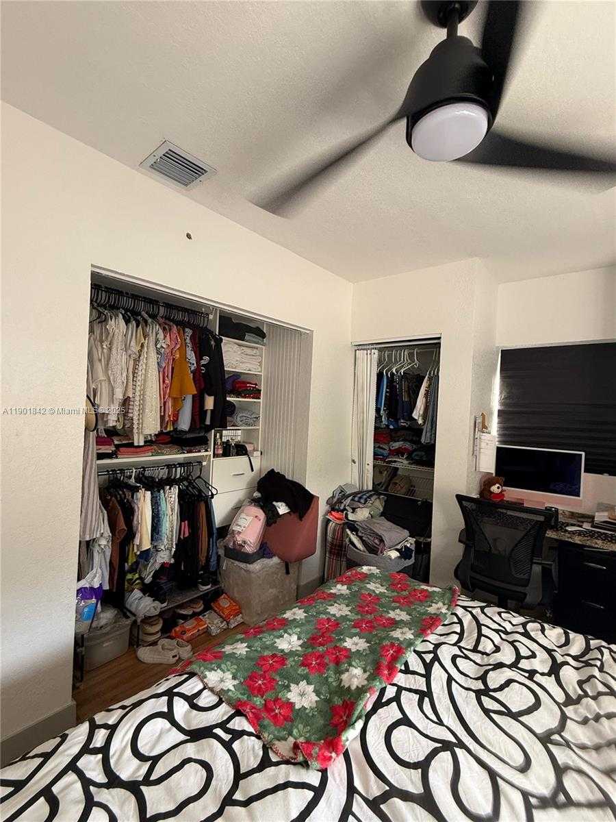 Small Image of 571 EAST 59TH ST #A, Hialeah Number 10