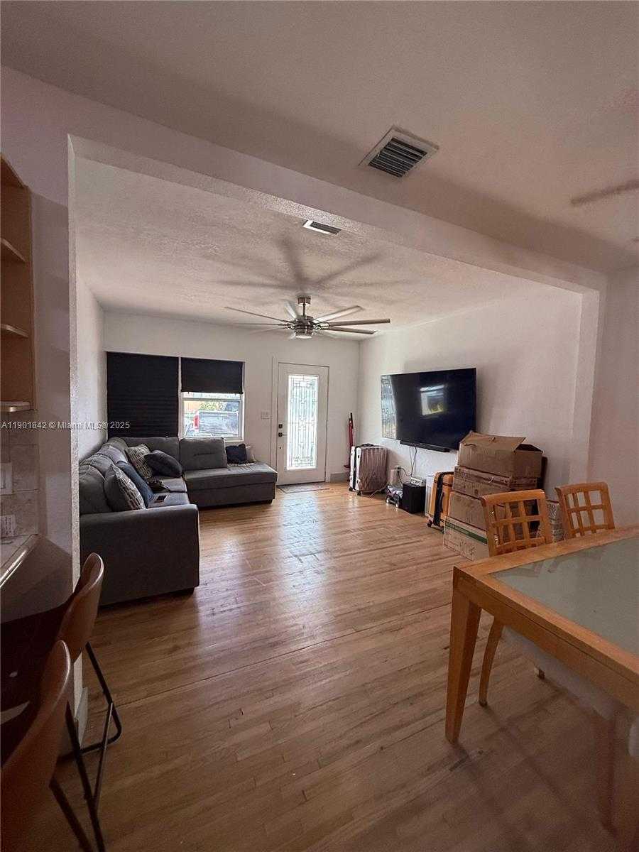 Small Image of 571 EAST 59TH ST #A, Hialeah Number 15