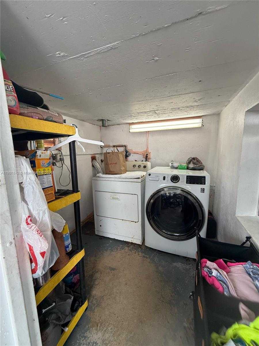 Small Image of 571 EAST 59TH ST #A, Hialeah Number 17