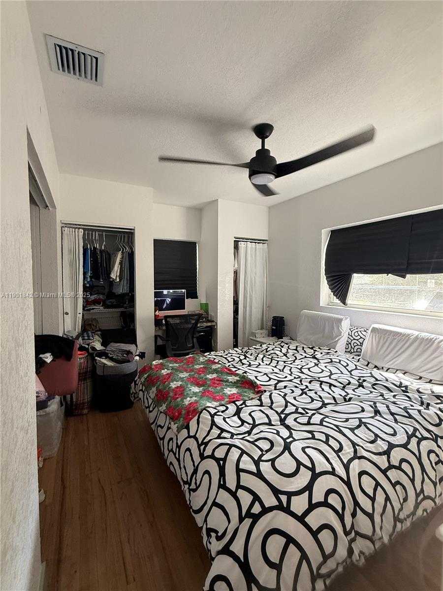 Small Image of 571 EAST 59TH ST #A, Hialeah Number 9