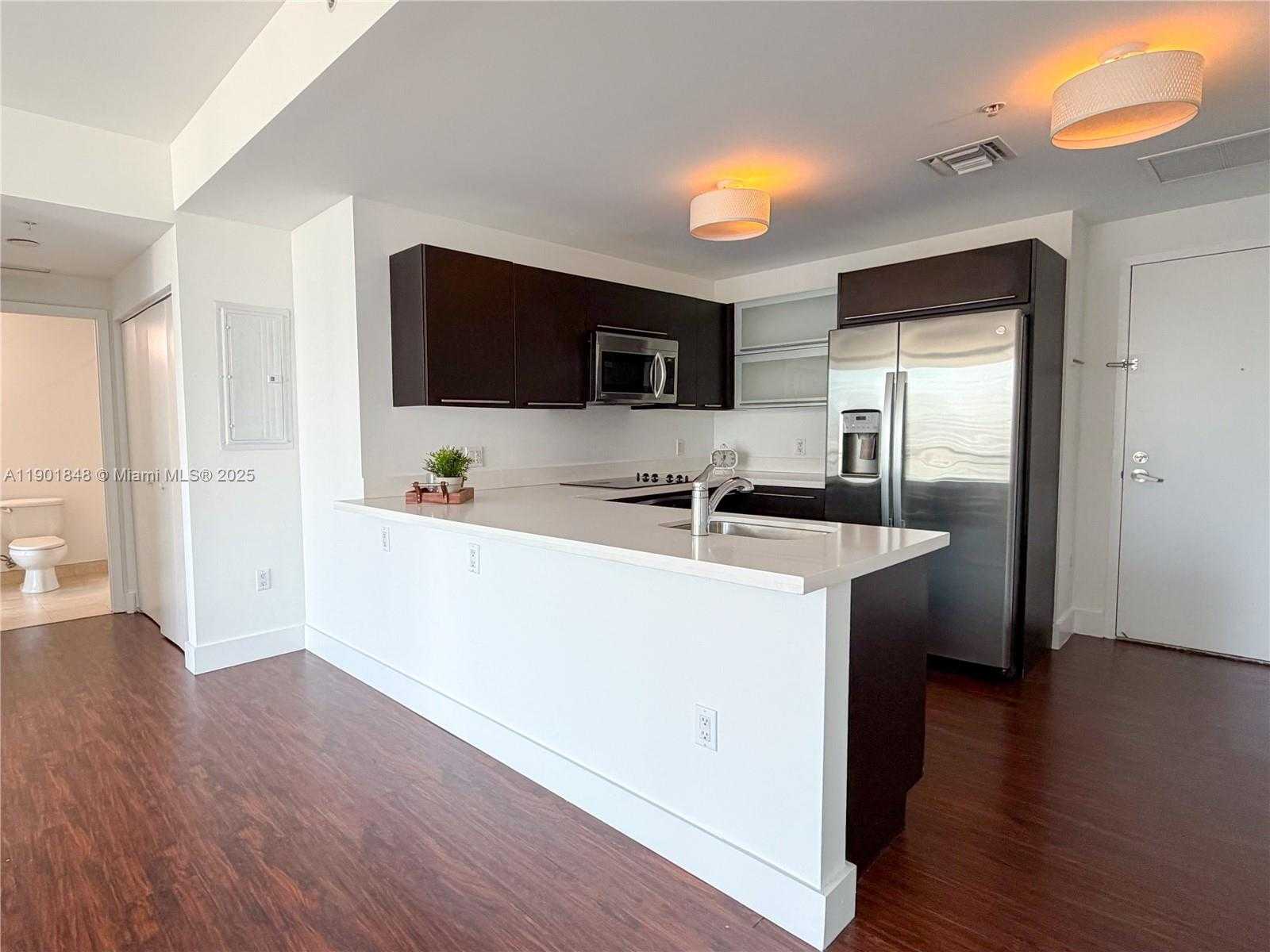 Small Image of 90 SOUTH WEST 3RD ST #2401, Miami Number 10