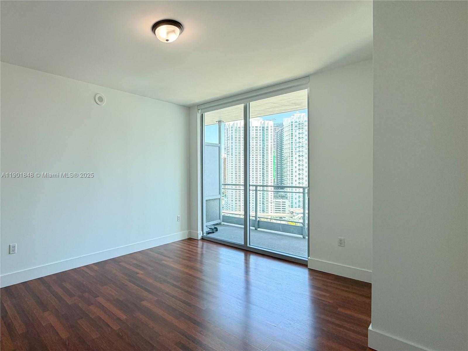 Small Image of 90 SOUTH WEST 3RD ST #2401, Miami Number 18