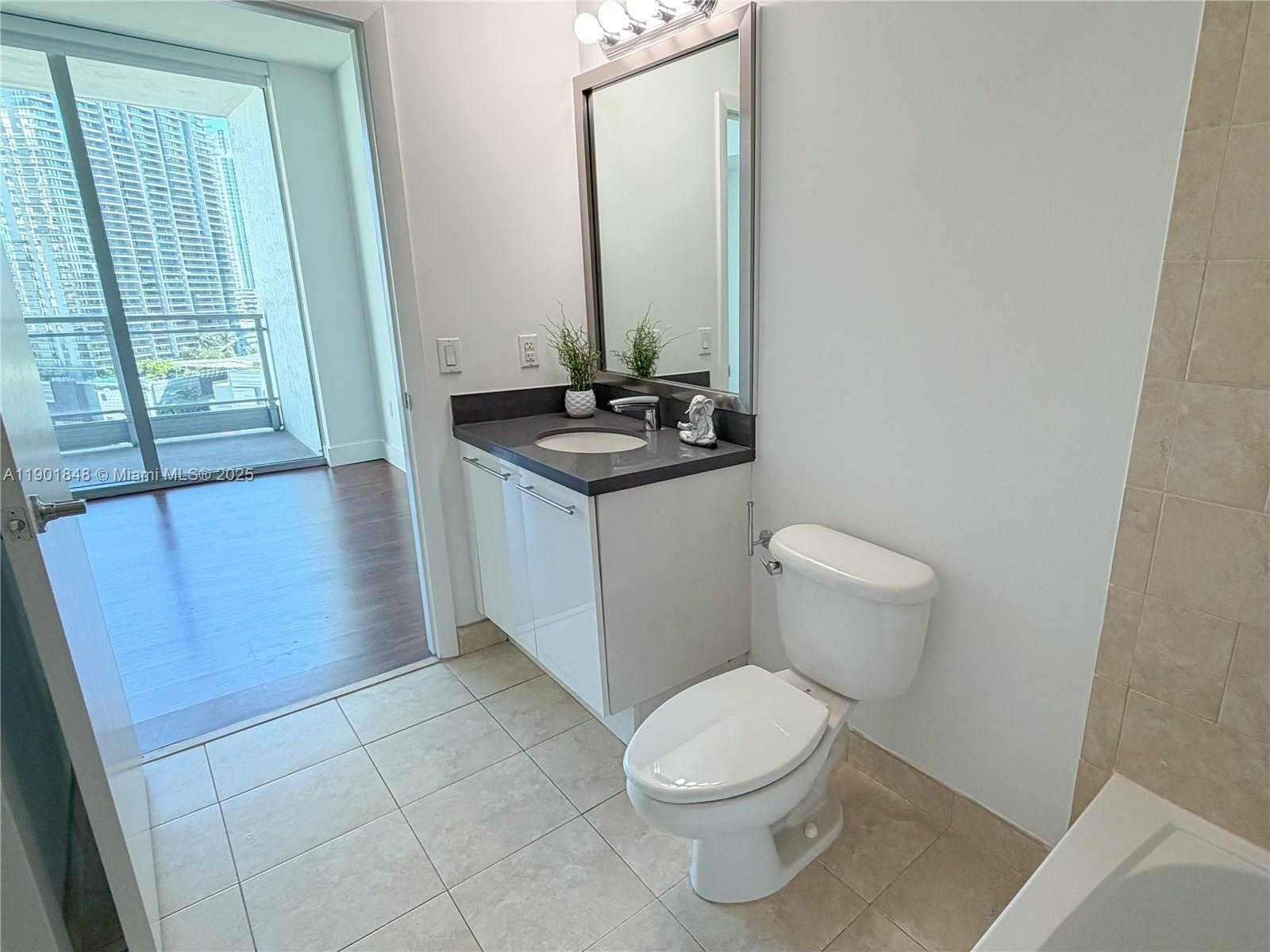 Small Image of 90 SOUTH WEST 3RD ST #2401, Miami Number 39