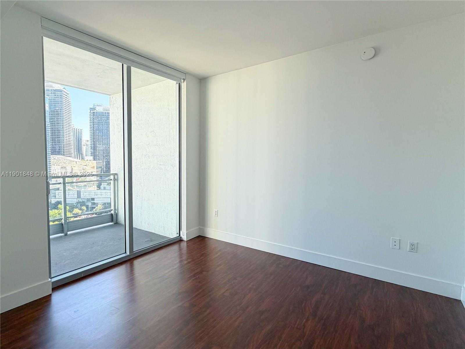 Small Image of 90 SOUTH WEST 3RD ST #2401, Miami Number 44