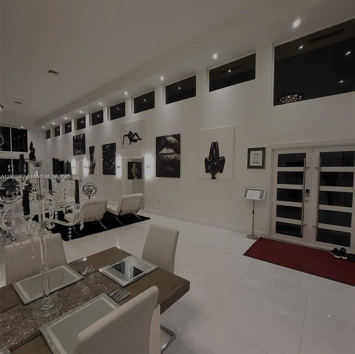 Small Image of 6003 UMBRELLA TREE LN, Tamarac Number 12