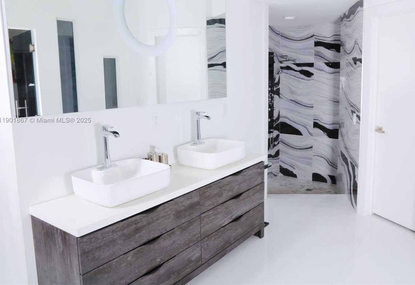 Small Image of 6003 UMBRELLA TREE LN, Tamarac Number 17