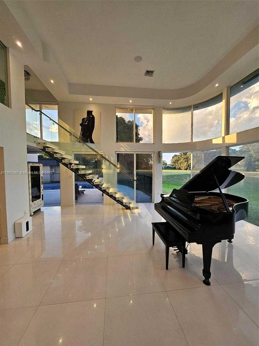 Small Image of 6003 UMBRELLA TREE LN, Tamarac Number 22