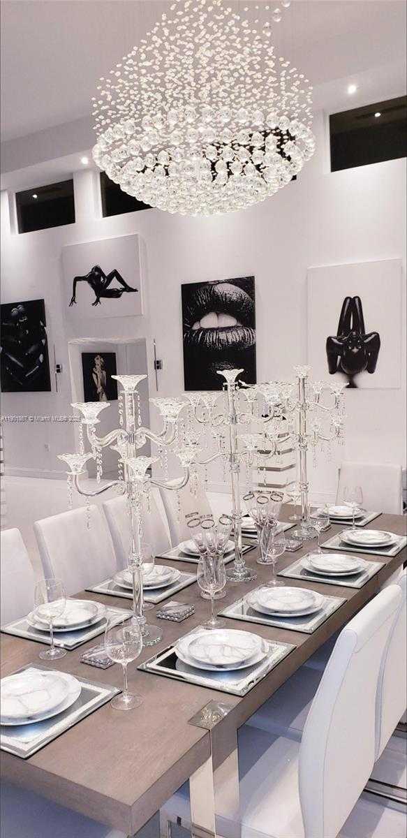 Small Image of 6003 UMBRELLA TREE LN, Tamarac Number 9