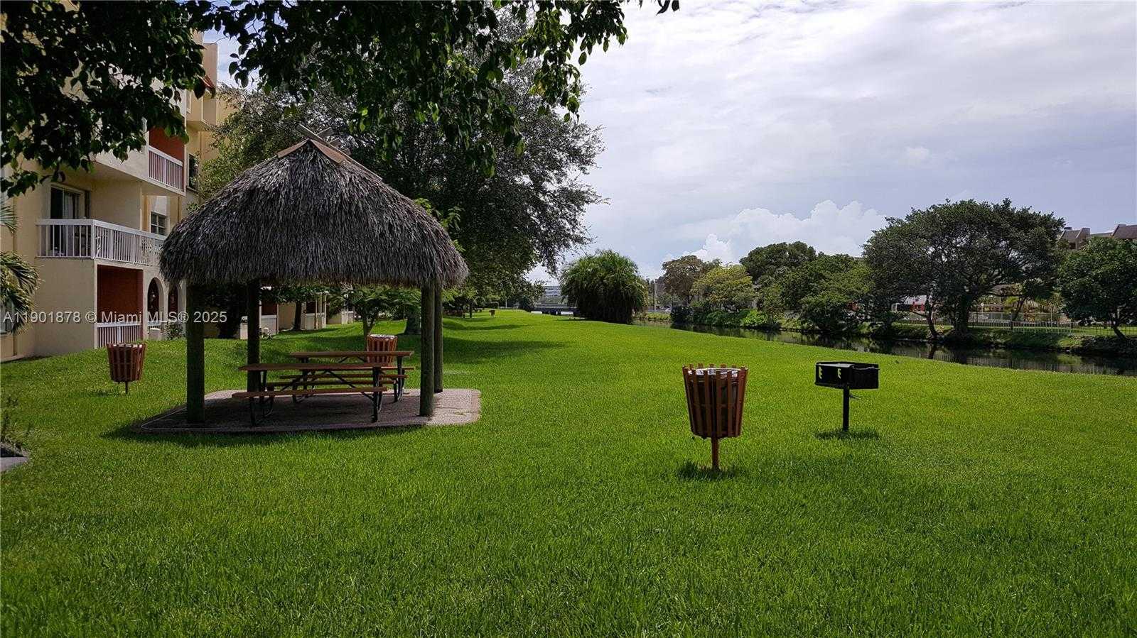 Small Image of 7701 CAMINO REAL #A202, Miami Number 15