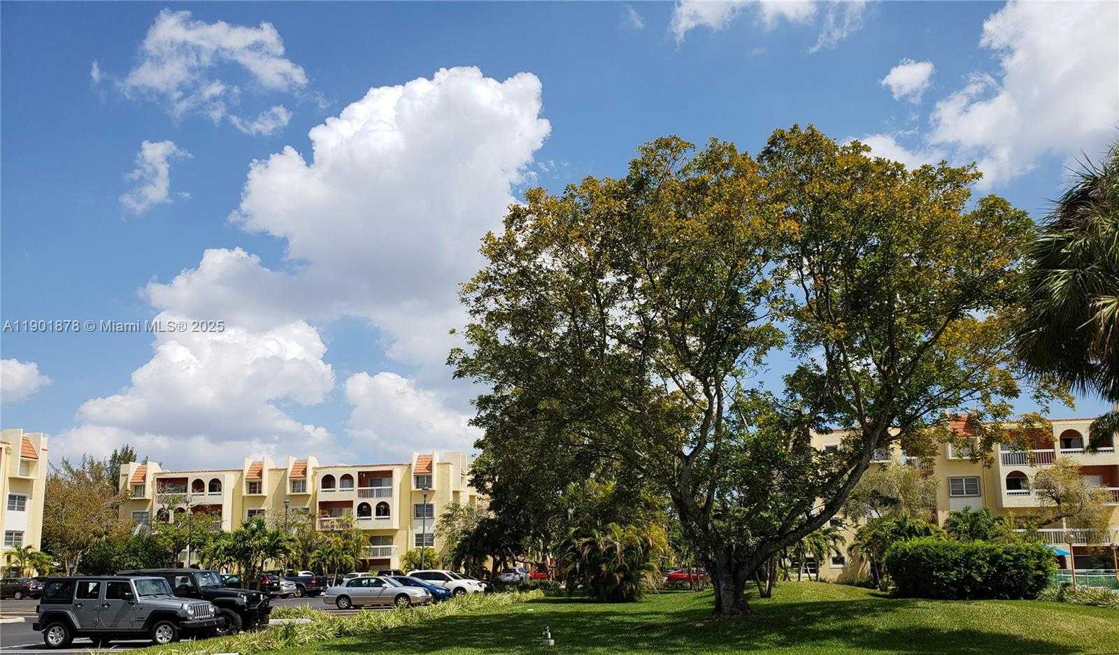 Small Image of 7701 CAMINO REAL #A202, Miami Number 16